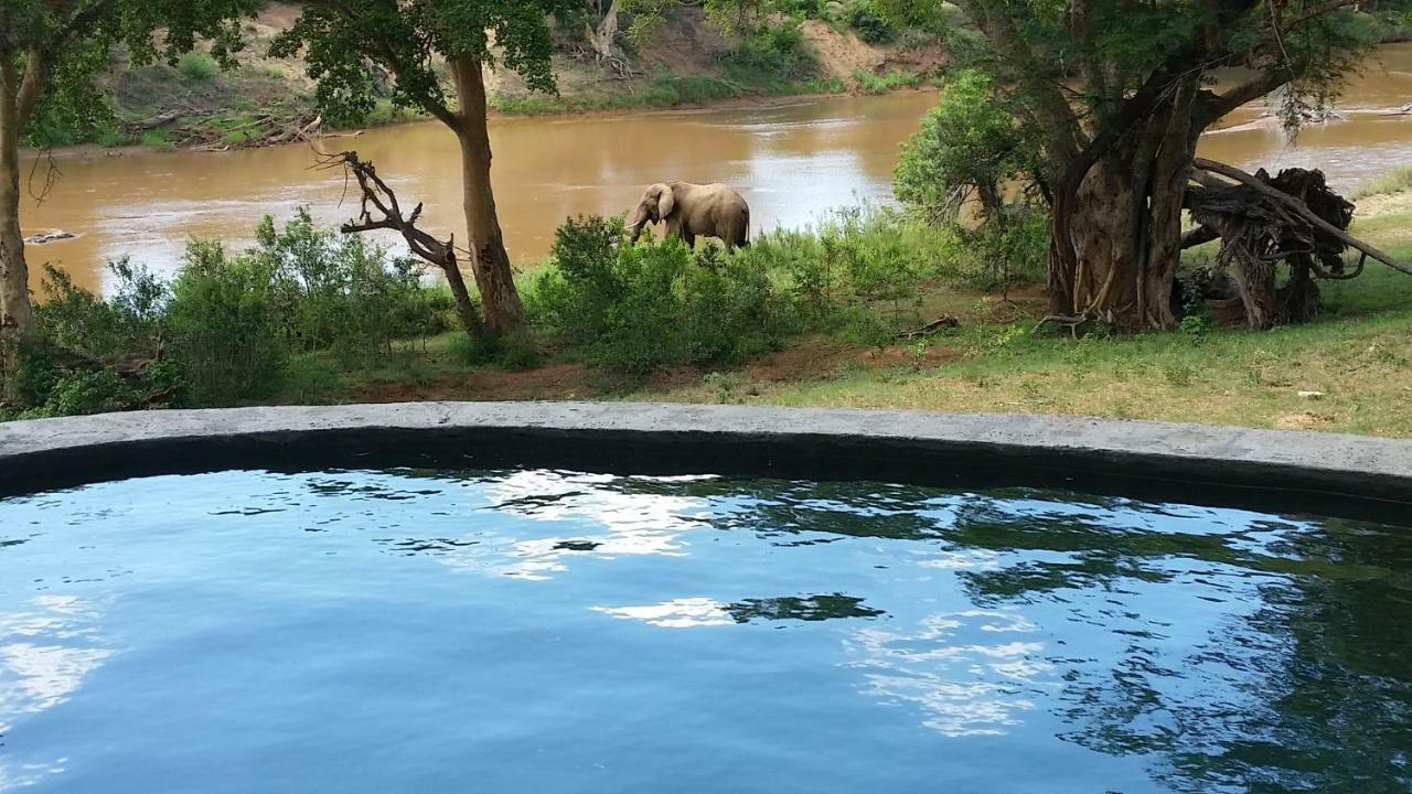 Rio Dos Elefantes River Camp Hoedspruit Extérieur photo